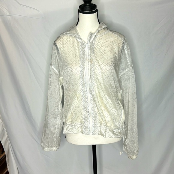 Lululemon Find Your Flock Jacket Water Resistant in
Rococo White Alpine White - Picture 4 of 10